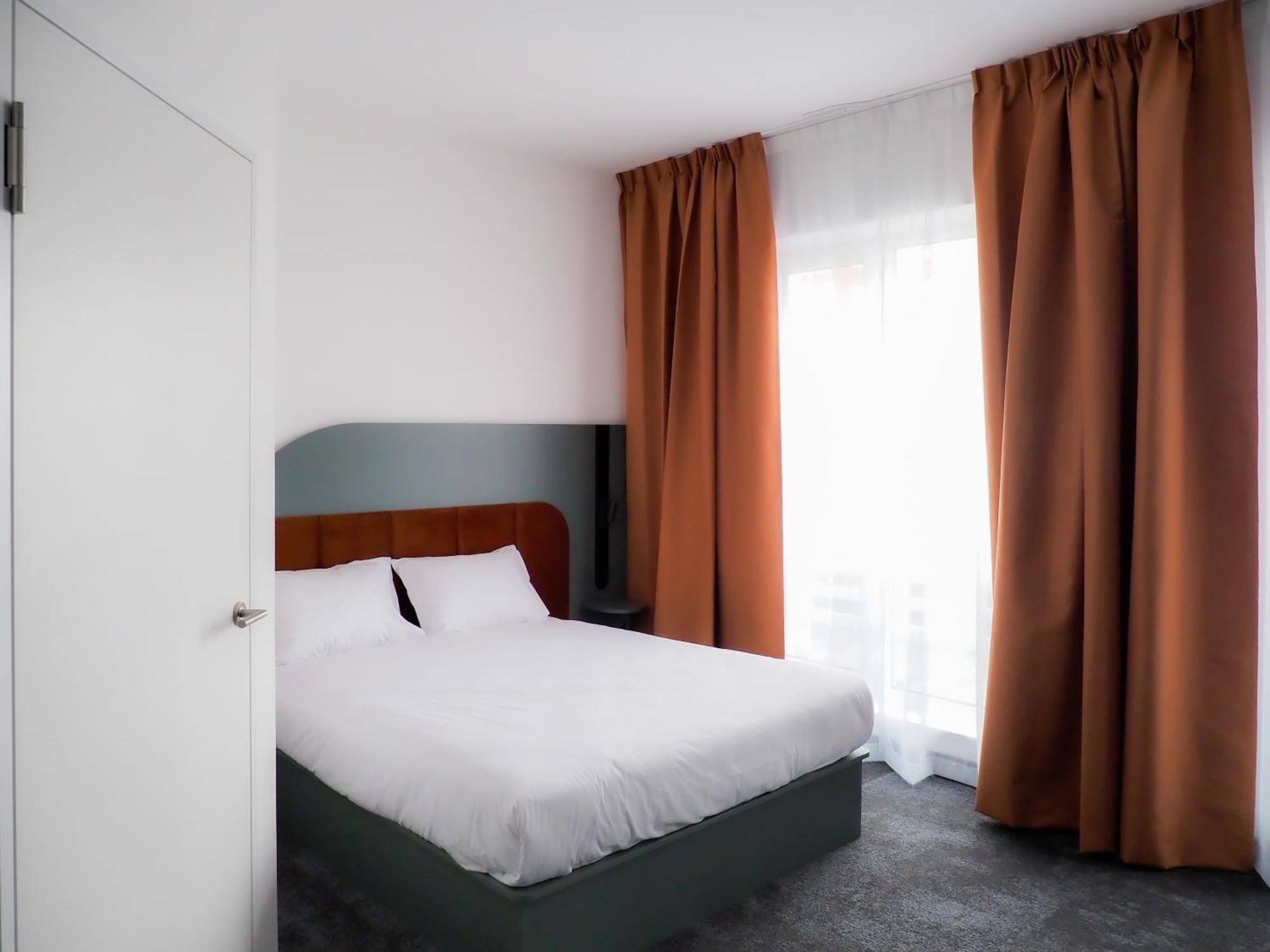 B&B Hotel Leszno Exteriör bild